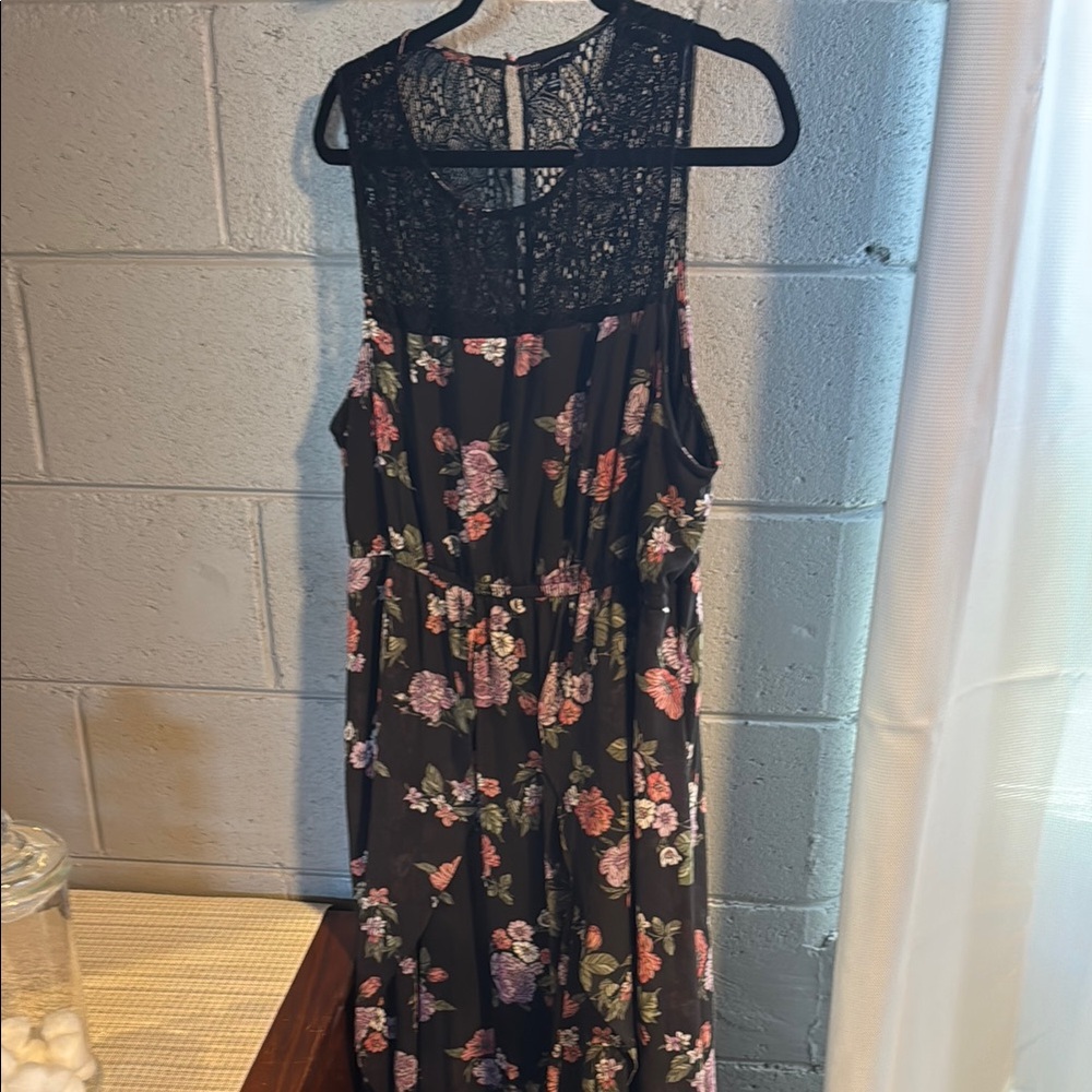 Great floral/lace summer dress